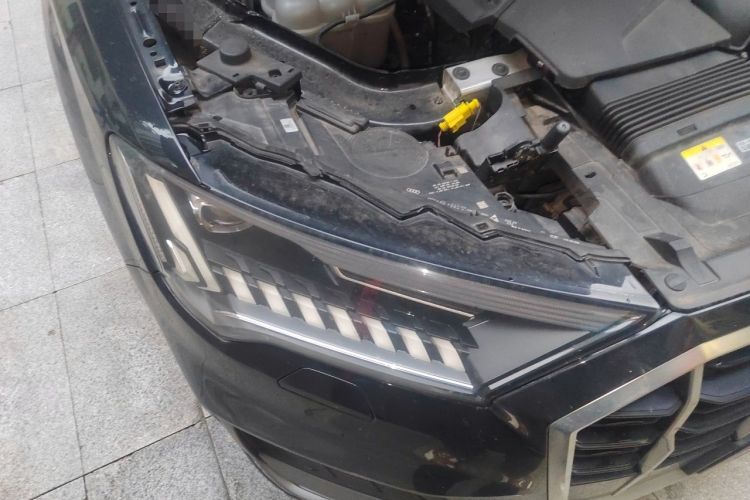 Used Audi Q7 2021 55 TFSI quattro S line Sport model Right Front Headlight