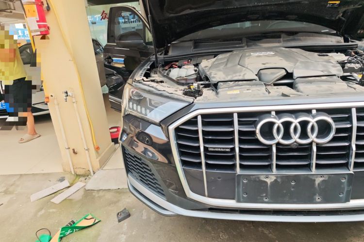 Used Audi Q7 2021 55 TFSI quattro S line Sport model Right Front Headlight