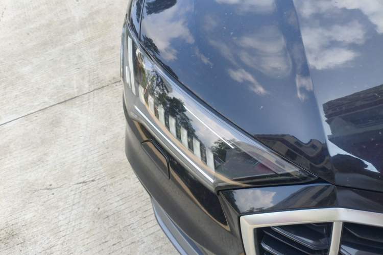 Used Audi Q7 2021 55 TFSI quattro S line Sport model Right Front Headlight