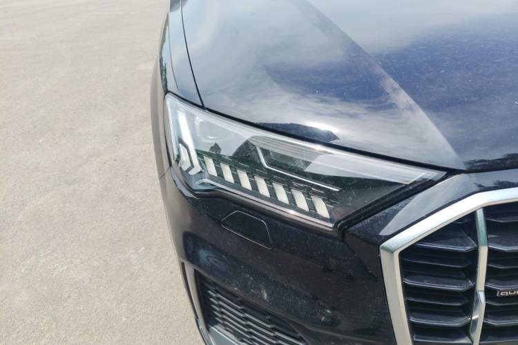 Used Audi Q7 2021 45 TFSI quattro S line Luxury Edition Right Front Headlight