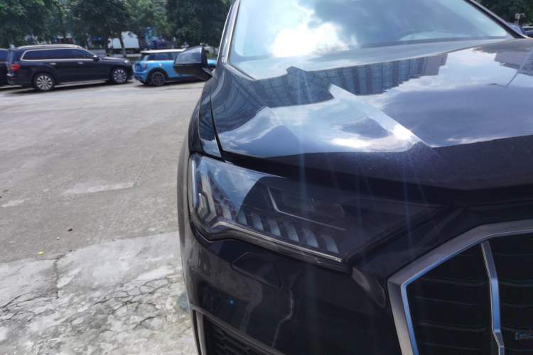 Used Audi Q7 2021 55 TFSI quattro S line Sport model Right Front Headlight