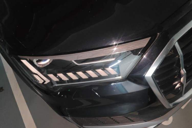 Used Audi Q7 2021 45 TFSI quattro S line Luxury Edition Right Front Headlight