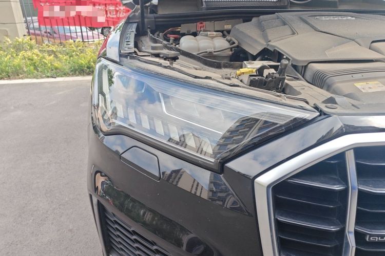 Used Audi Q7 2021 55 TFSI quattro S line Sport model Right Front Headlight