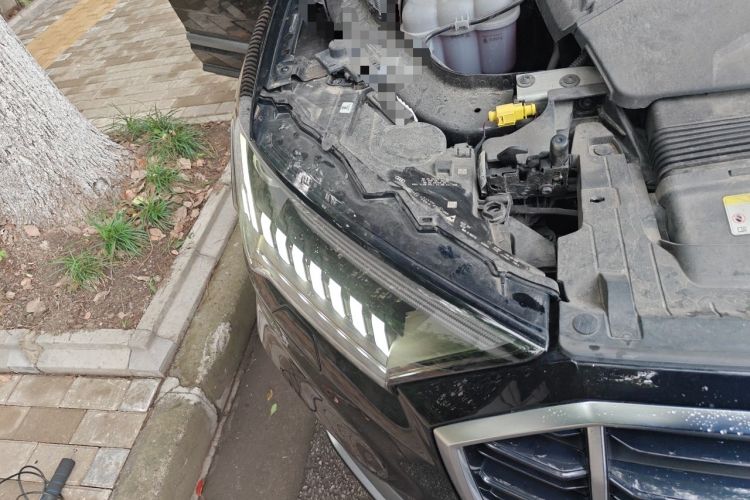 Used Audi Q7 2021 55 TFSI quattro S line Sport model Right Front Headlight