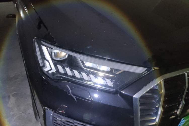 Used Audi Q7 2021 55 TFSI quattro S line Sport model Right Front Headlight