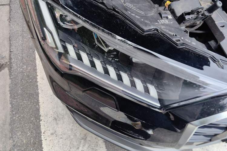 Used Audi Q7 2021 55 TFSI quattro S line Sport model Right Front Headlight