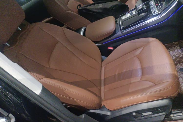 Used Audi Q7 2021 55 TFSI quattro S line Sport model Right Front Seat