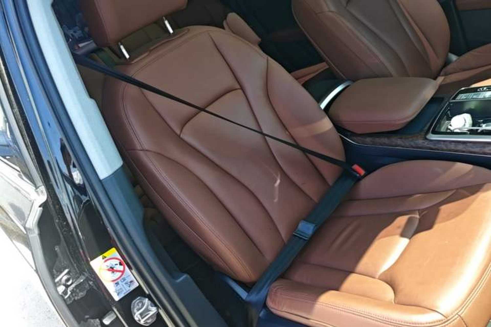 Used Audi Q7 2021 45 TFSI quattro S line Sport model Right Front Seat