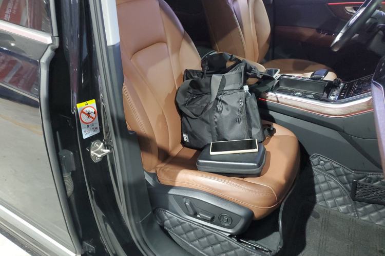 Used Audi Q7 2021 55 TFSI quattro S line Sport model Right Front Seat