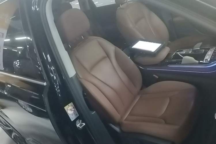 Used Audi Q7 2021 55 TFSI quattro S line Sport model Right Front Seat