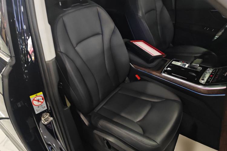 Used Audi Q7 2021 55 TFSI quattro S line Sport model Right Front Seat