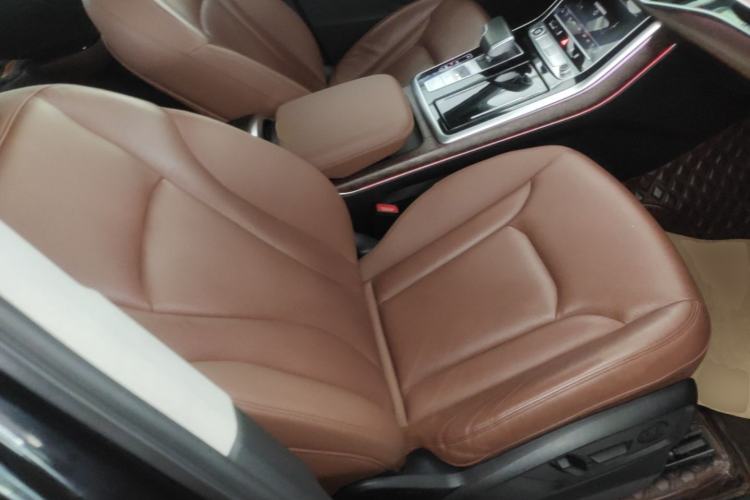 Used Audi Q7 2021 55 TFSI quattro S line Sport model Right Front Seat