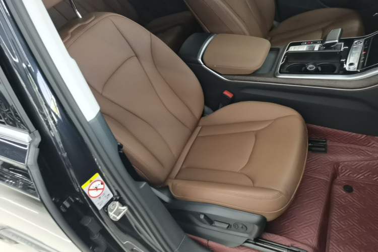 Used Audi Q7 2021 55 TFSI quattro S line Sport model Right Front Seat