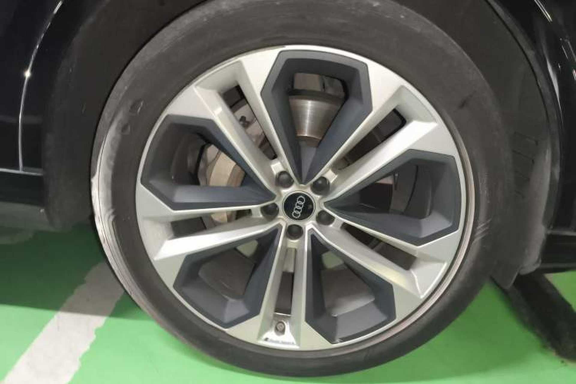 Used Audi Q7 2021 55 TFSI quattro S line Prestige Edition Right Front Wheel Hub