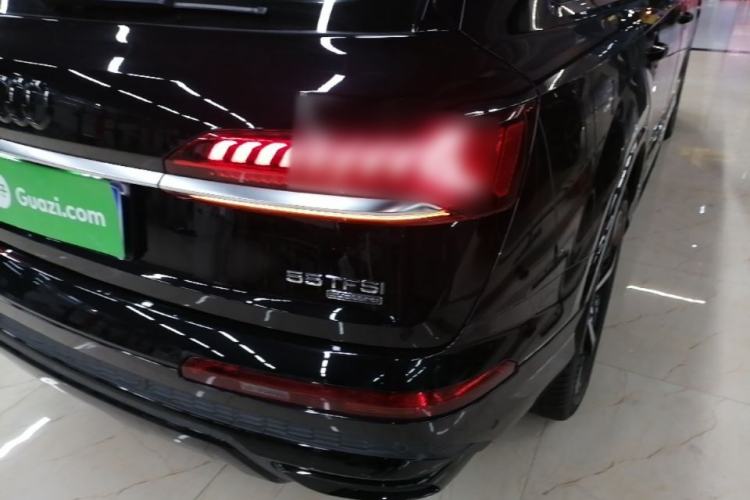 Used Audi Q7 2021 55 TFSI quattro S line Sport model Right Rear Taillight