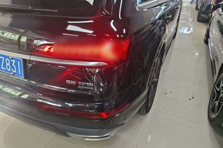 Used Audi Q7 2021 55 TFSI quattro S line Sport model Right Rear Taillight