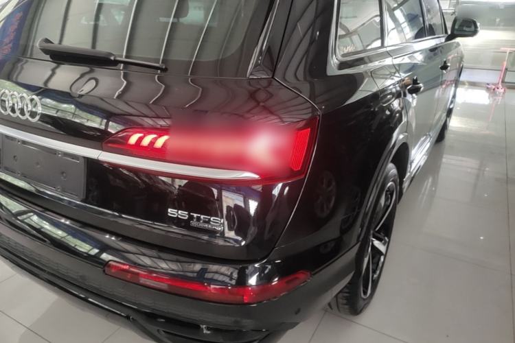 Used Audi Q7 2021 55 TFSI quattro S line Sport model Right Rear Taillight