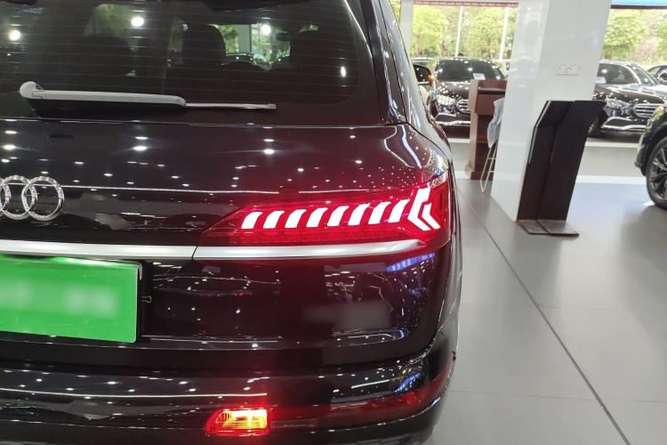Used Audi Q7 2021 55 TFSI quattro S line Prestige Edition Right Rear Taillight