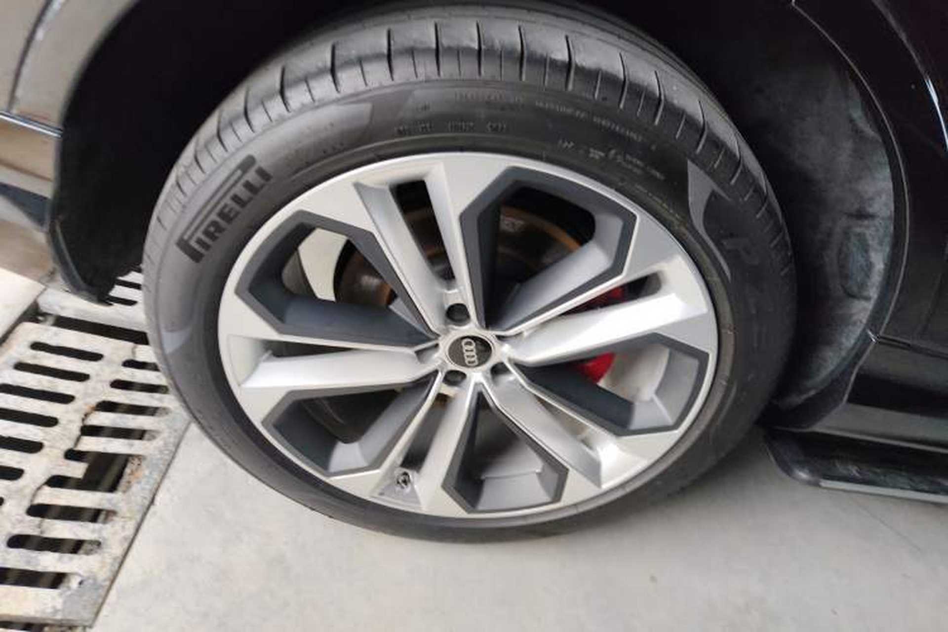 Used Audi Q7 2021 55 TFSI quattro S line Prestige Edition Right Rear Wheel Hub