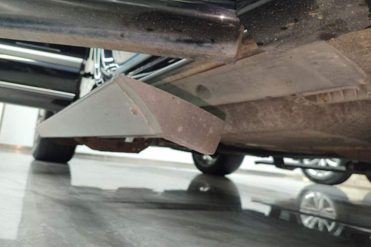 Used Audi Q7 2021 55 TFSI quattro S line Sport model Right Side Sill