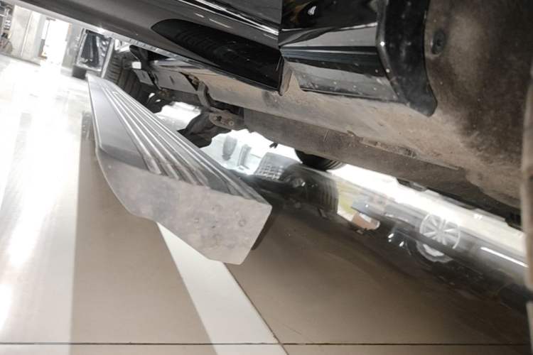 Used Audi Q7 2021 45 TFSI quattro S line Sport model Right Side Sill