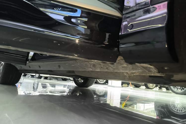 Used Audi Q7 2021 55 TFSI quattro S line Sport model Right Side Sill