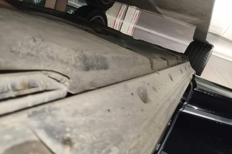 Used Audi Q7 2021 45 TFSI quattro S line Sport model Right Side Sill