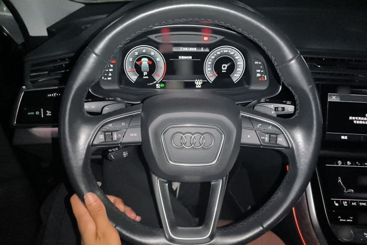 Used Audi Q7 2021 55 TFSI quattro S line Sport model Steering Wheel