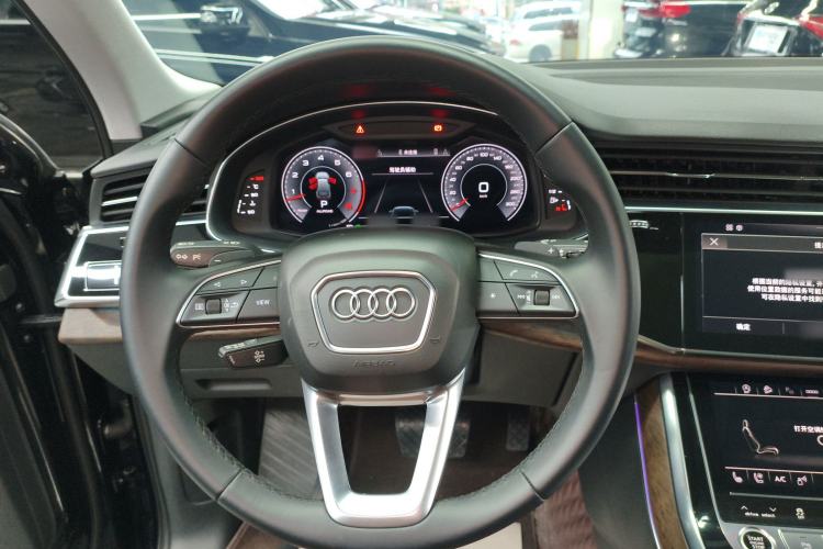 Used Audi Q7 2021 55 TFSI quattro S line Sport model Steering Wheel