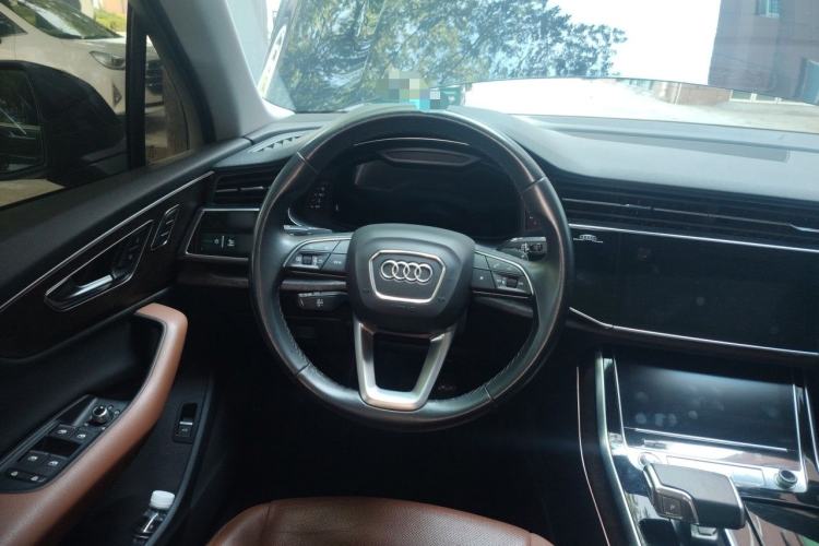 Used Audi Q7 2021 55 TFSI quattro S line Sport model Steering Wheel