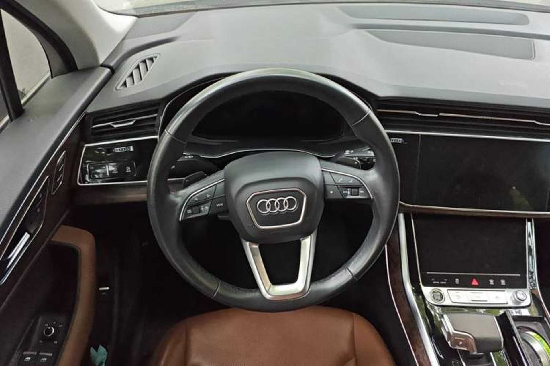 Used Audi Q7 2021 55 TFSI quattro S line Sport model Steering Wheel