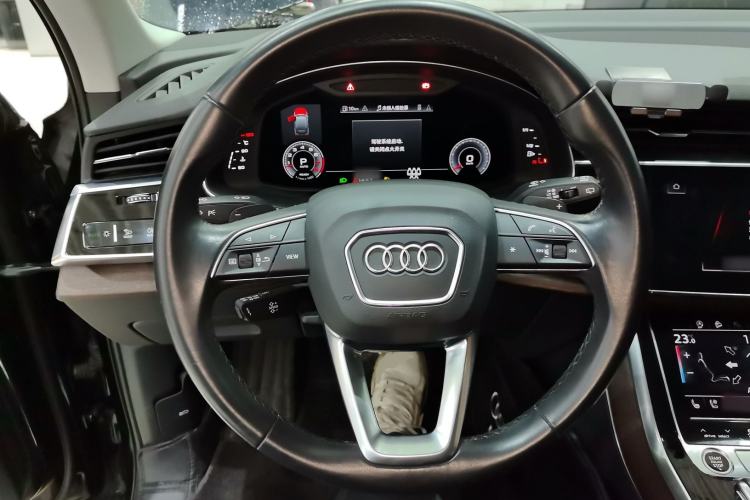 Used Audi Q7 2021 55 TFSI quattro S line Sport model Steering Wheel