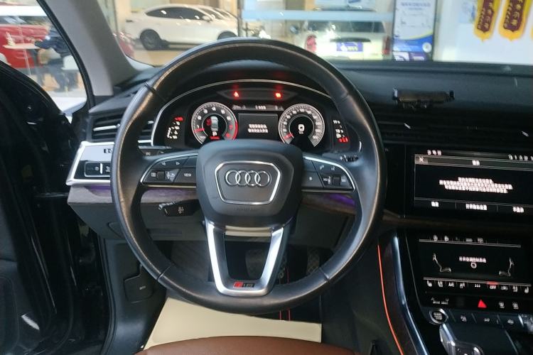 Used Audi Q7 2021 55 TFSI quattro S line Sport model Steering Wheel
