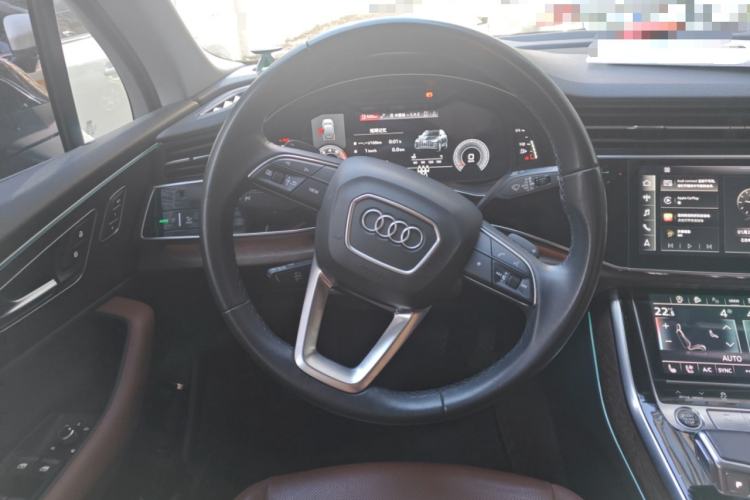 Used Audi Q7 2021 55 TFSI quattro S line Sport model Steering Wheel