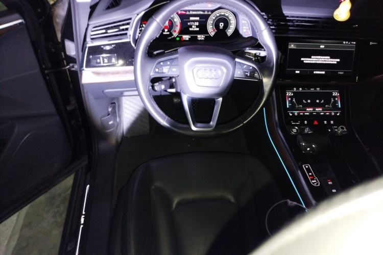 Used Audi Q7 2021 55 TFSI quattro S line Sport model Steering Wheel