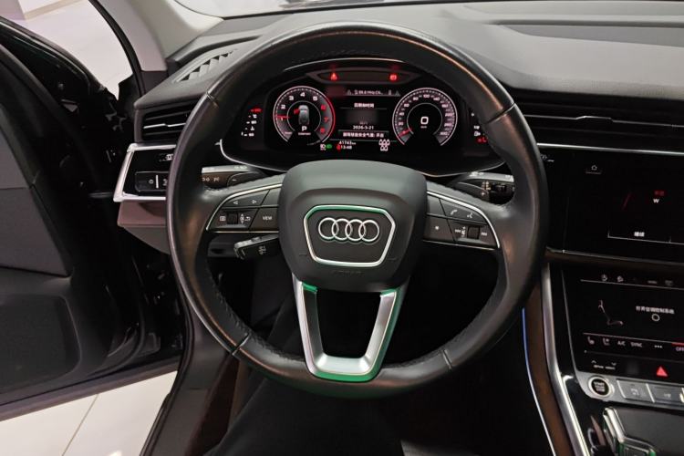 Used Audi Q7 2021 55 TFSI quattro S line Sport model Steering Wheel