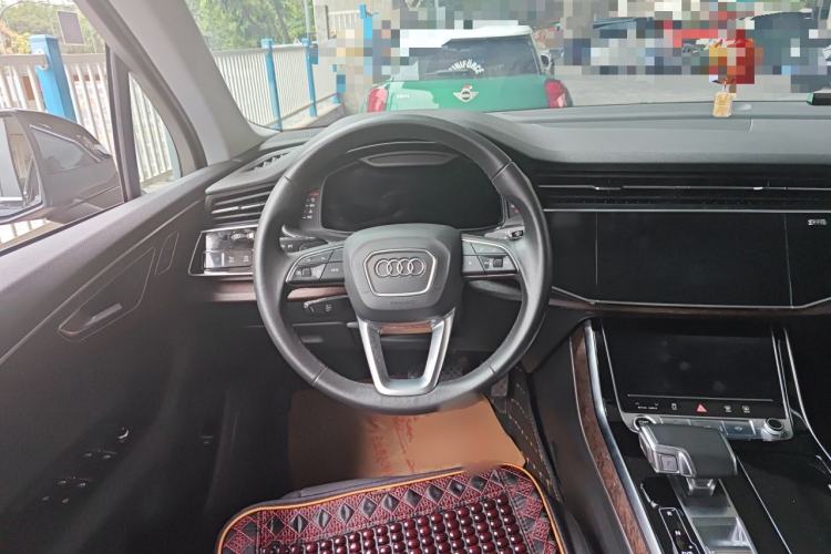 Used Audi Q7 2021 55 TFSI quattro S line Sport model Steering Wheel