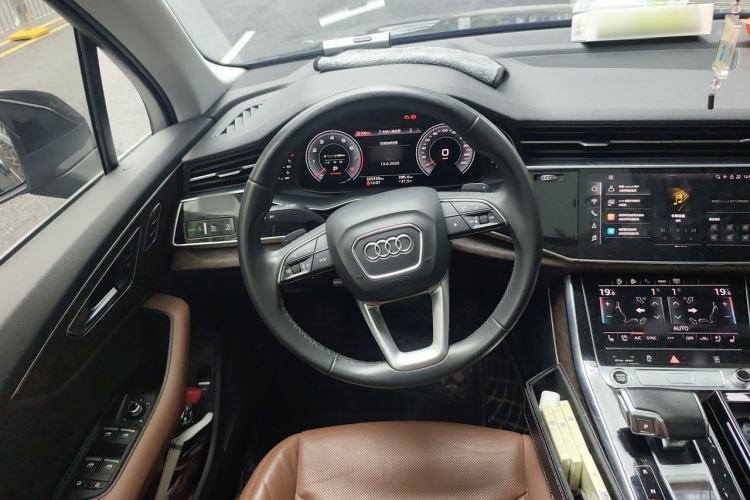 Used Audi Q7 2021 55 TFSI quattro S line Sport model Steering Wheel