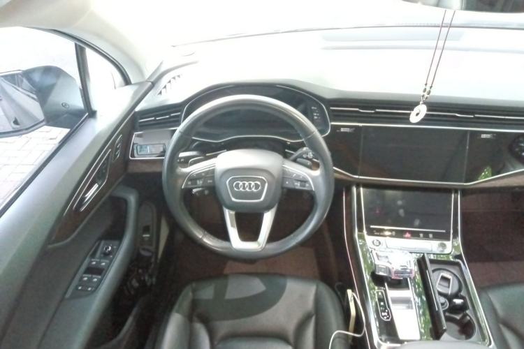 Used Audi Q7 2021 55 TFSI quattro S line Sport model Steering Wheel