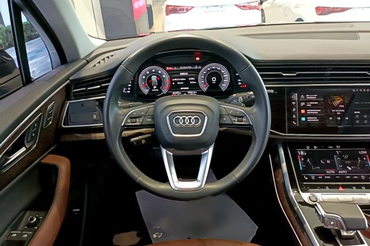 Used Audi Q7 2021 55 TFSI quattro S line Sport model Steering Wheel