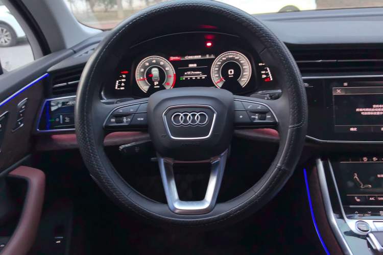 Used Audi Q7 2021 45 TFSI quattro S line Sport model Steering Wheel