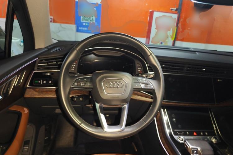 Used Audi Q7 2021 55 TFSI quattro S line Sport model Steering Wheel