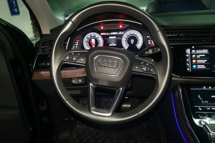 Used Audi Q7 2021 45 TFSI quattro S line Sport model Steering Wheel