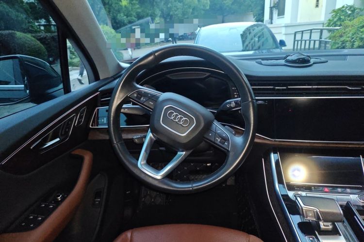 Used Audi Q7 2021 55 TFSI quattro S line Sport model Steering Wheel