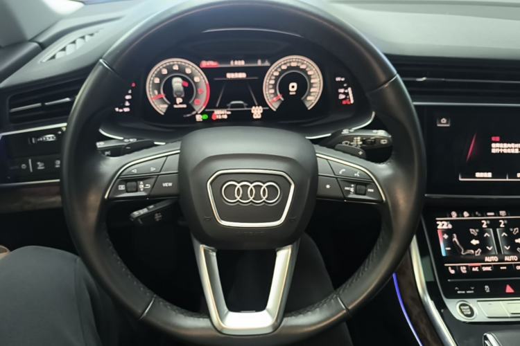 Used Audi Q7 2021 55 TFSI quattro S line Sport model Steering Wheel