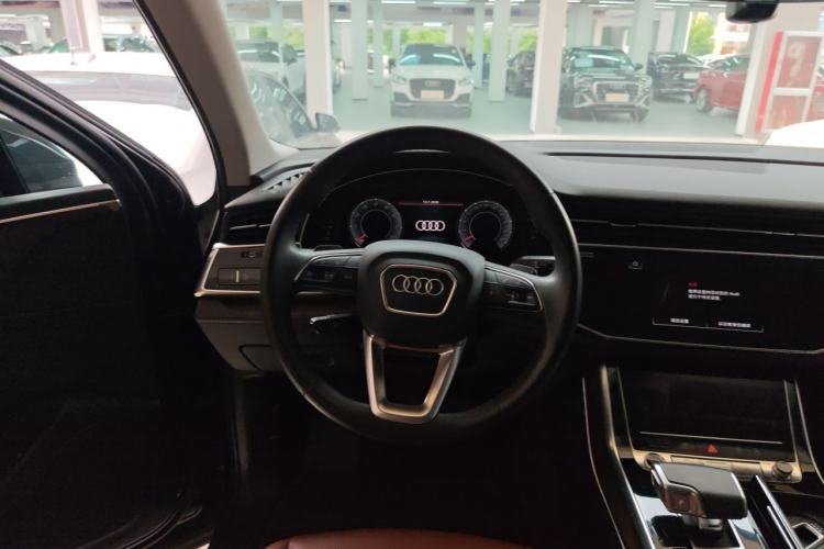 Used Audi Q7 2021 55 TFSI quattro S line Sport model Steering Wheel