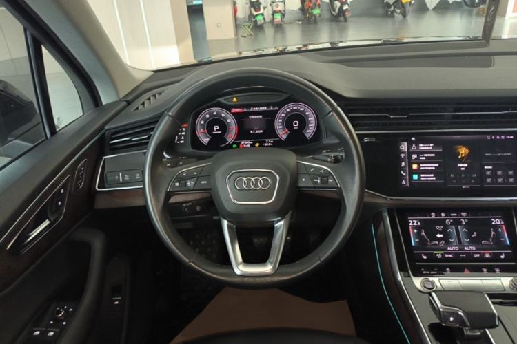 Used Audi Q7 2021 45 TFSI quattro S line Sport model Steering Wheel