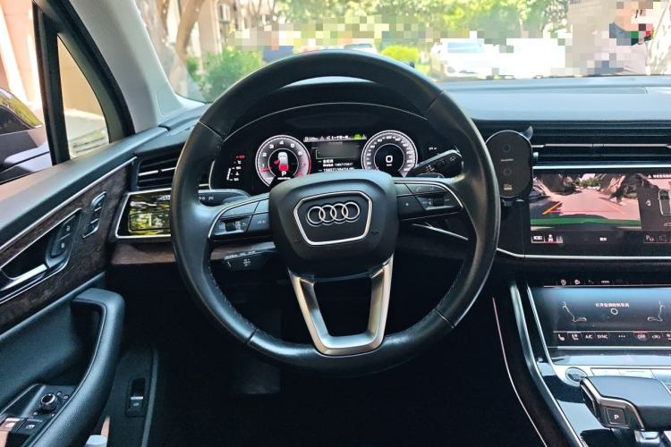 Used Audi Q7 2021 55 TFSI quattro S line Sport model Steering Wheel