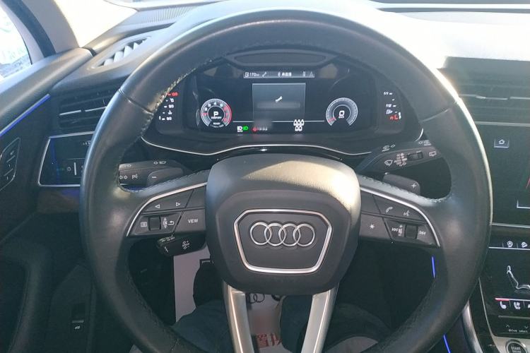 Used Audi Q7 2021 55 TFSI quattro S line Sport model Steering Wheel