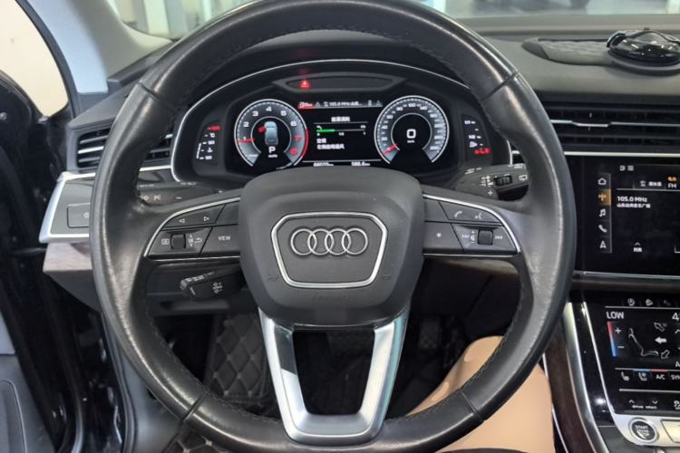 Used Audi Q7 2021 55 TFSI quattro S line Sport model Steering Wheel